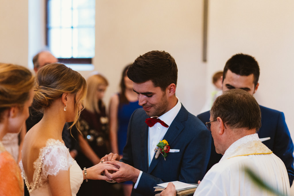 exchanging rings on a weddingceremony